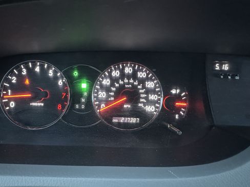 Used 2010 Toyota Avalon XL image 6