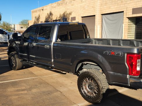 Used 2018 Ford F250 XLT image 2