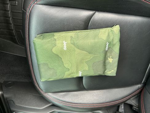 Used 2021 Jeep Wrangler Unlimited Rubicon w/ Xtreme Recon 35" Tire Package image 11