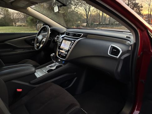 Used 2017 Nissan Murano SV image 8