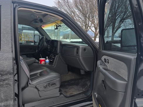 Used 2003 Chevrolet Silverado 2500 LT image 9