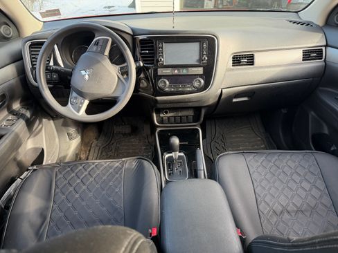 Used 2018 Mitsubishi Outlander ES image 10