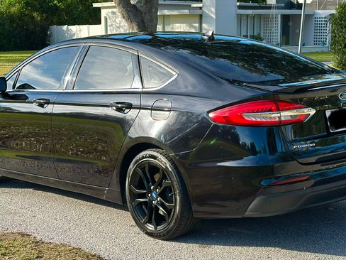 Used 2019 Ford Fusion SE w/ Equipment Group 151A image 4