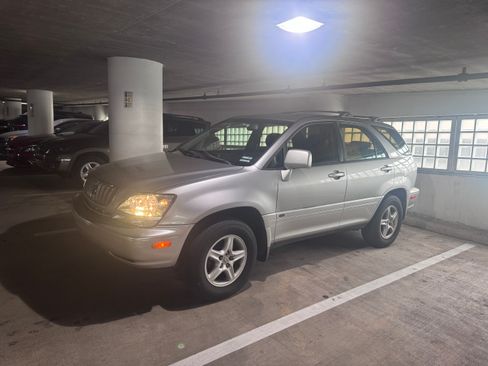Used 2001 Lexus RX 300 FWD image 4