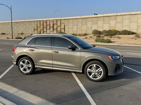 Used 2020 Audi Q3 2.0T Premium w/ Convenience Package image 2