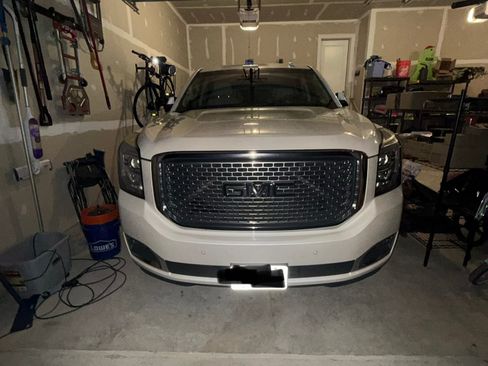Used 2015 GMC Yukon Denali w/ Open Road Package AWD/4WD image 11