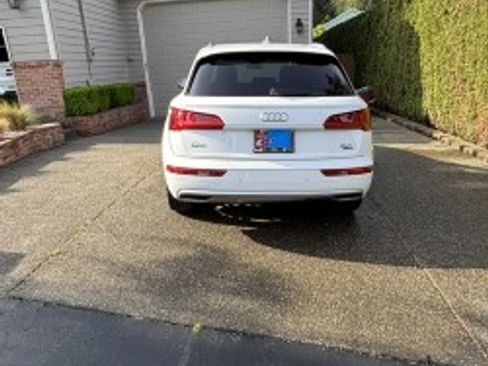 Used 2018 Audi Q5 2.0T Premium Plus w/ Premium Plus Package AWD/4WD image 5