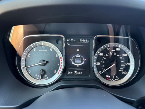 Used 2017 Nissan Titan SV RWD image 17