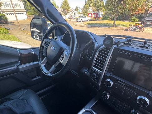 Used 2017 Ford F450 Platinum w/ Platinum Ultimate Package AWD/4WD image 16