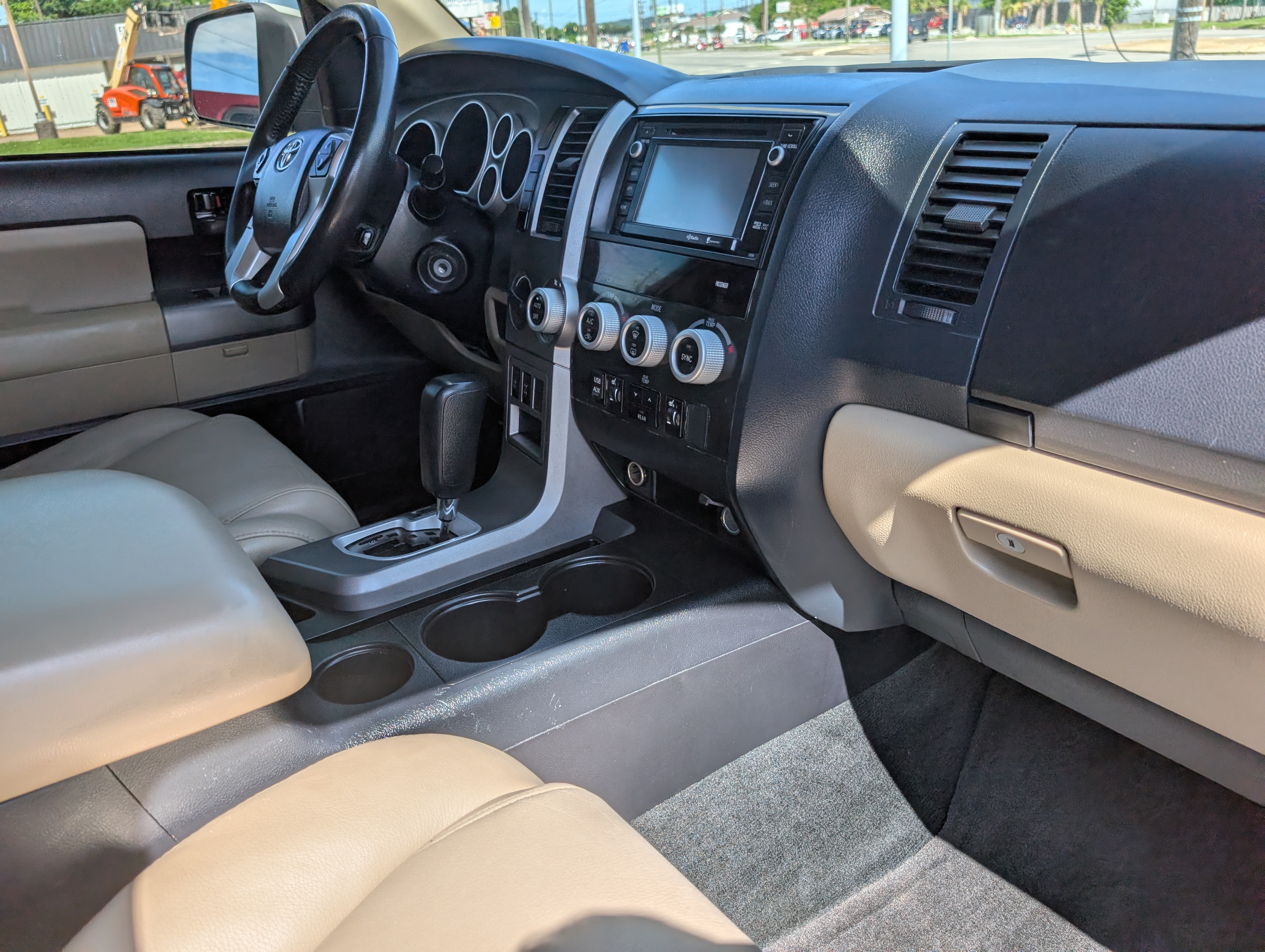 Used 2014 Toyota Sequoia SR5 w/ Premium Package AWD/4WD image 5