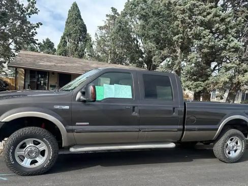 Used 2005 Ford F350 Lariat image 10