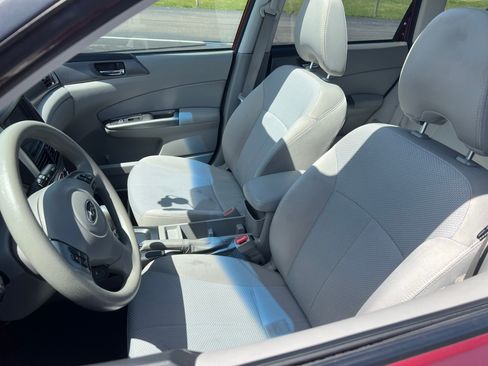 Used 2012 Subaru Forester 2.5X Premium w/ Popular Pkg 3 AWD/4WD image 13