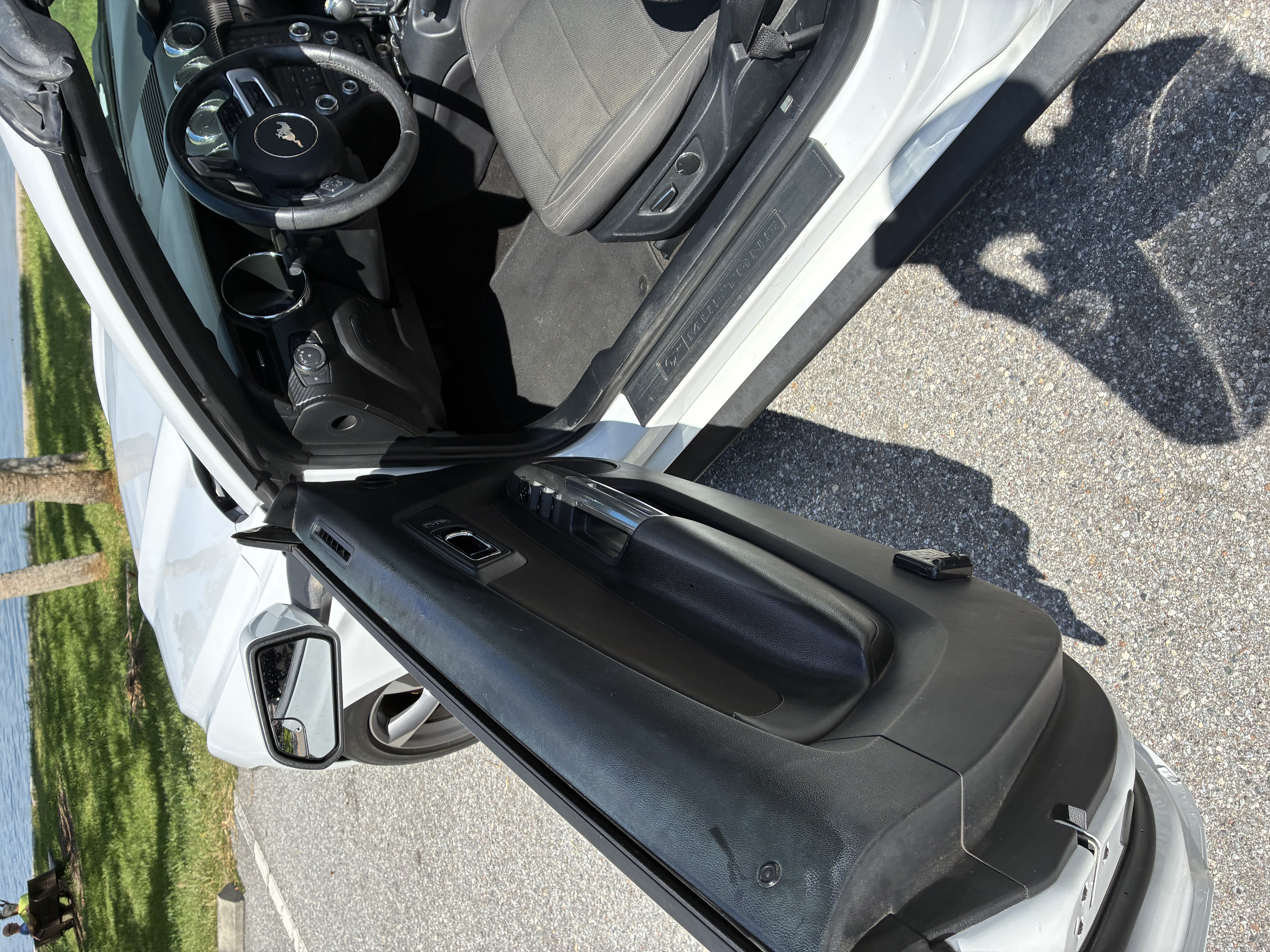 Used 2015 Ford Mustang Convertible w/ Equipment Group 051A RWD image 4