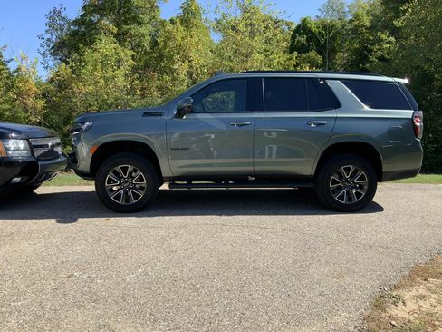 Used 2024 Chevrolet Tahoe Z71 w/ Z71 Off-Road Package image 2