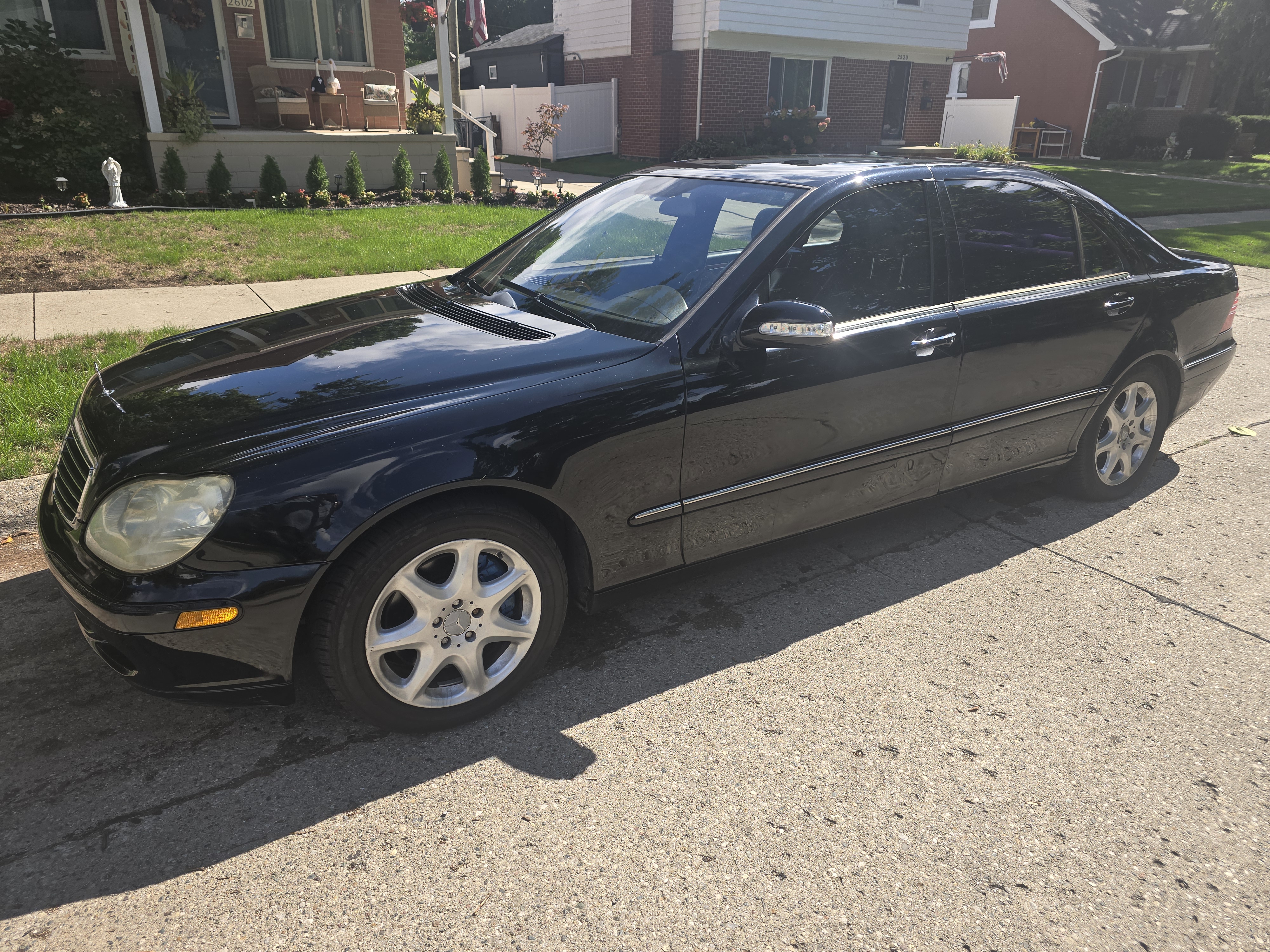 Used 2005 Mercedes-Benz S 500 4MATIC image 1