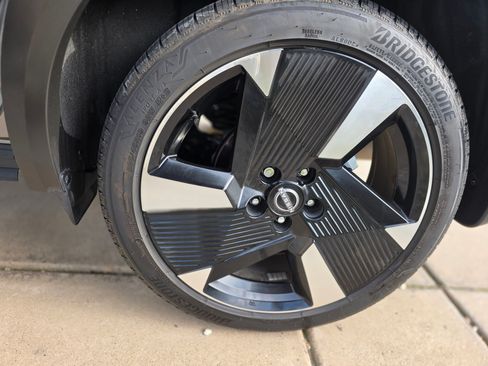 Used 2025 Nissan Kicks SR image 14