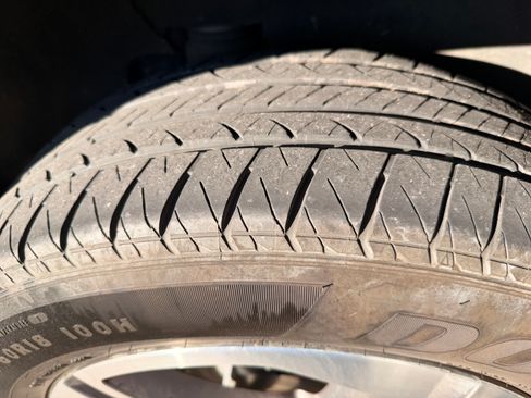 Used 2020 GMC Terrain SLT image 2