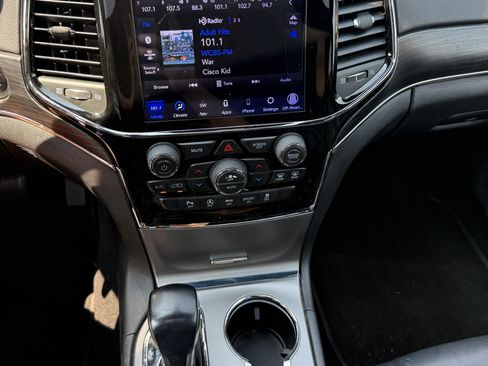 Used 2020 Jeep Grand Cherokee Limited AWD/4WD image 14