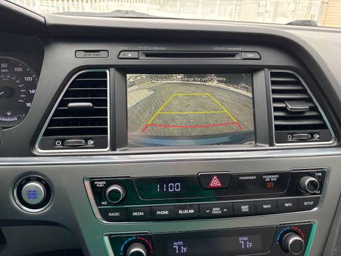 Used 2016 Hyundai Sonata Limited w/ Option Group 04 image 15