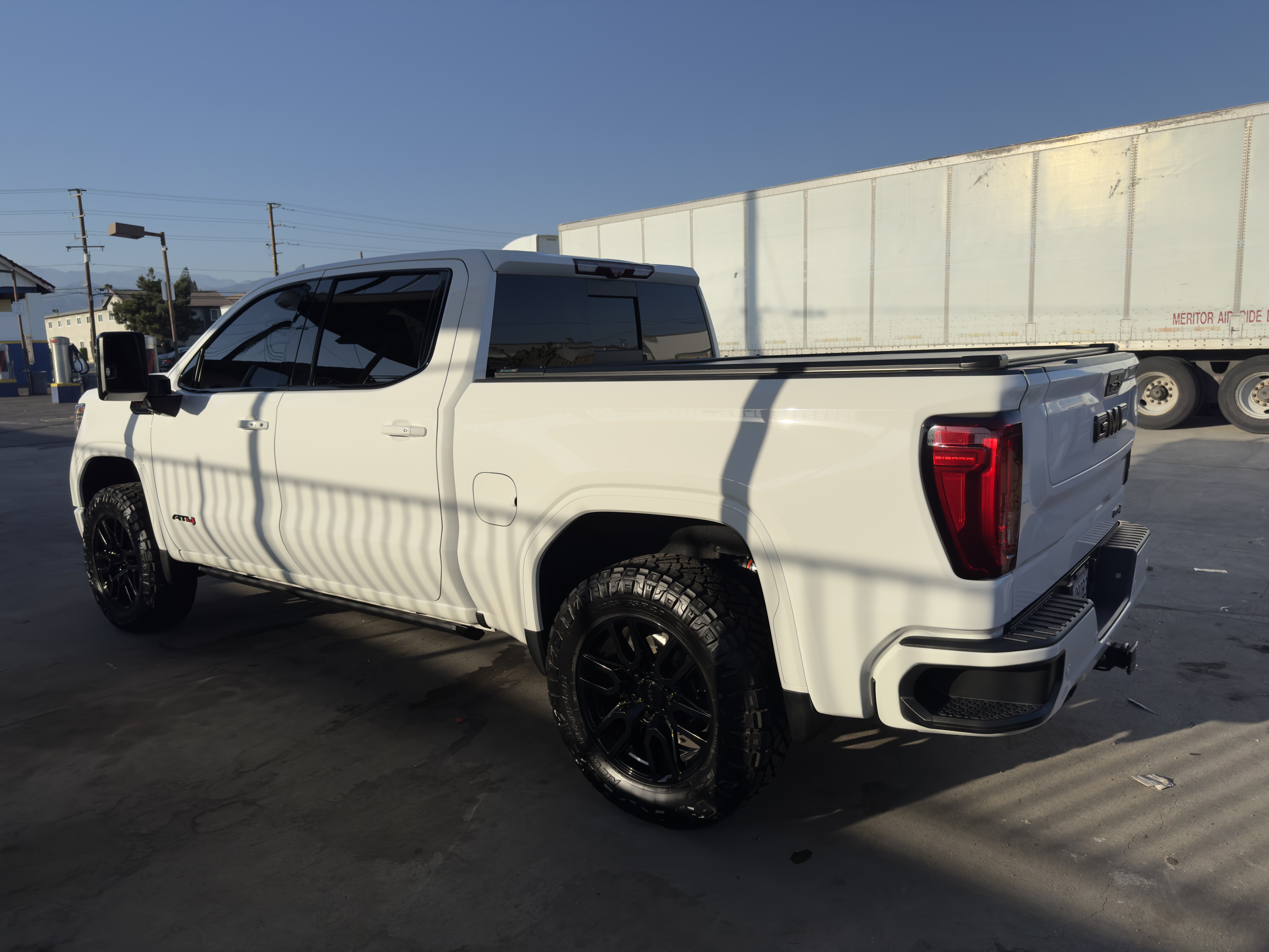 Used 2020 GMC Sierra 1500 AT4 w/ AT4 Premium Package AWD/4WD image 9
