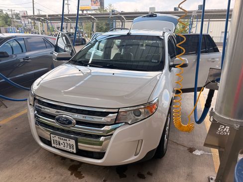 Used 2012 Ford Edge Limited FWD image 2