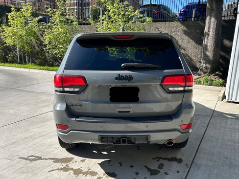 Used 2022 Jeep Grand Cherokee Laredo X image 8