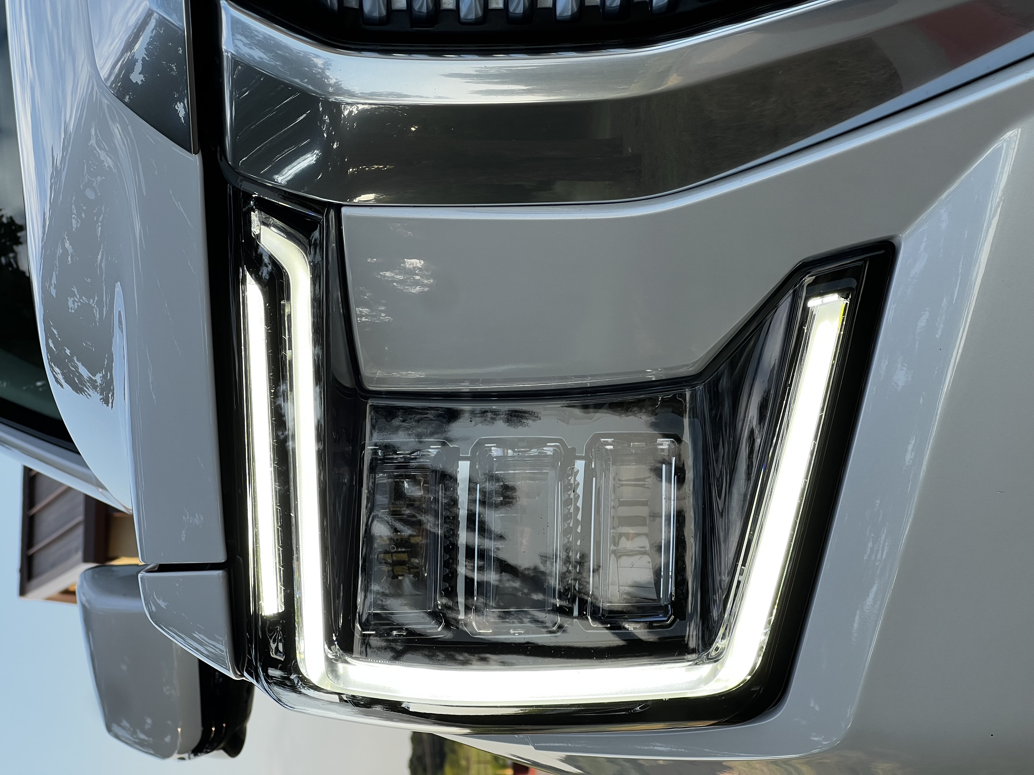 Used 2024 GMC Yukon Denali AWD/4WD image 6