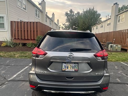Used 2019 Nissan Rogue SV w/ Premium Package AWD/4WD image 6