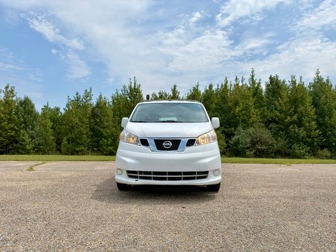 Used 2015 Nissan NV200 SV w/ Back Door Glass Package FWD image 2