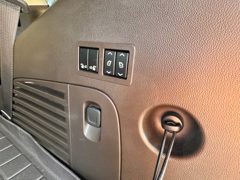 Used 2019 GMC Yukon Denali w/ Denali Ultimate Package image 20