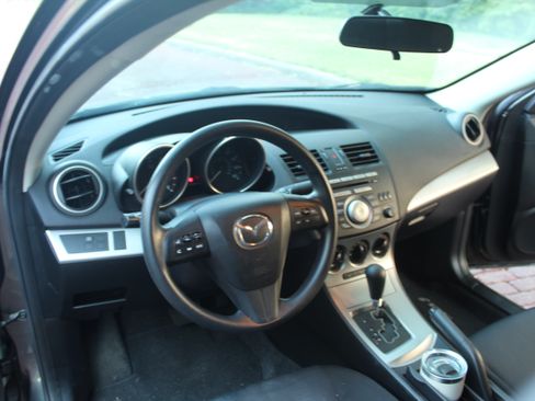 Used 2011 MAZDA MAZDA3 i Touring FWD image 18