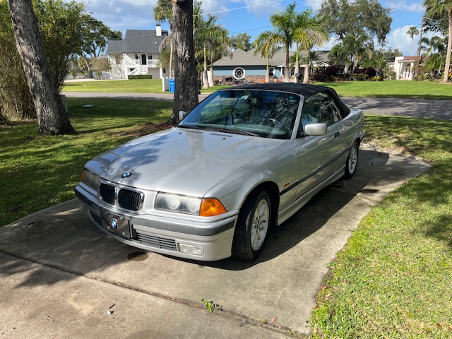 Used 1999 BMW 328i Convertible RWD image 2