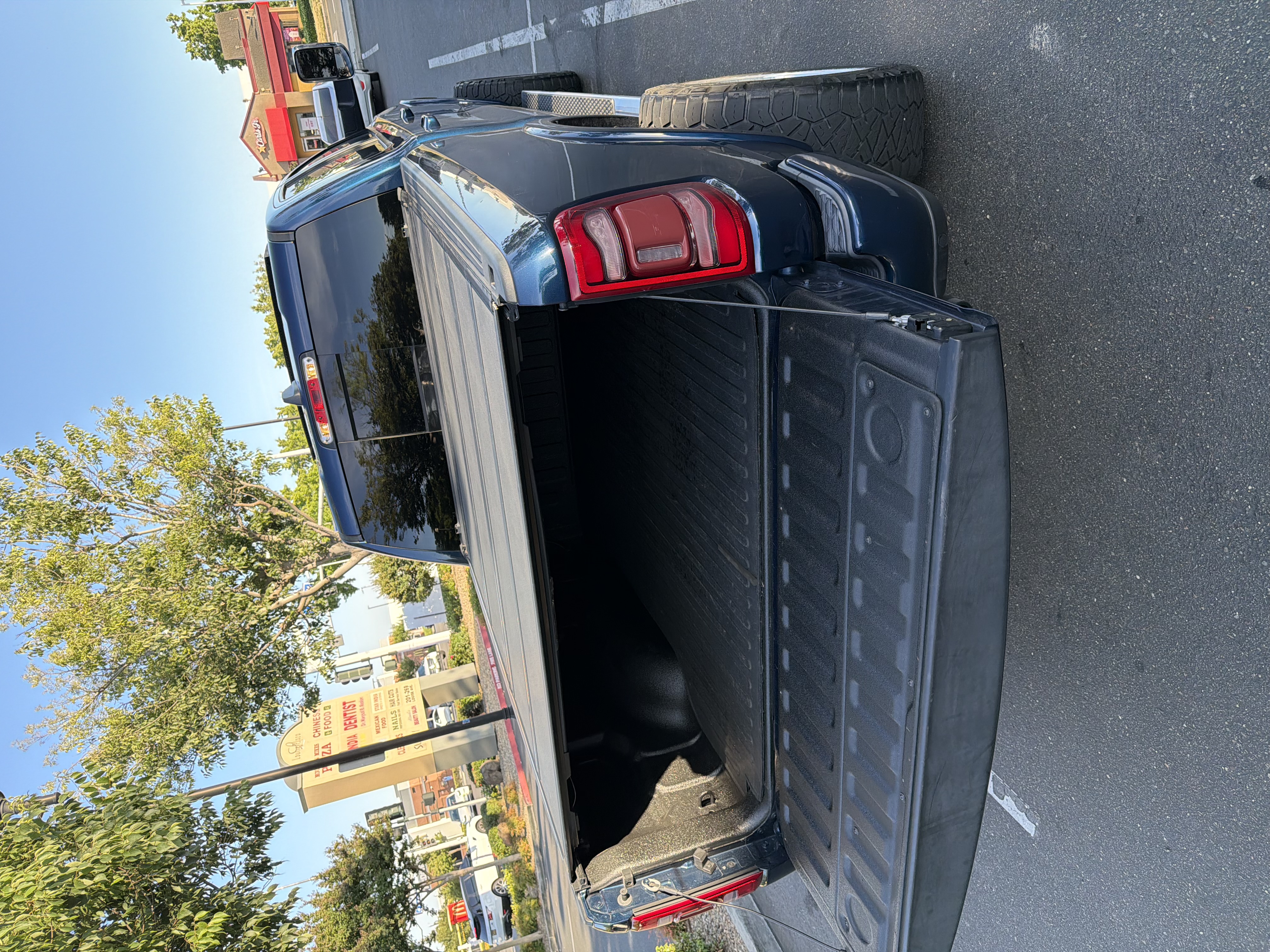Used 2019 RAM 1500 Laramie w/ Sport Appearance Package AWD/4WD image 14