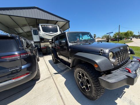Used 2017 Jeep Wrangler Unlimited Sport w/ Quick Order Package 24S image 12