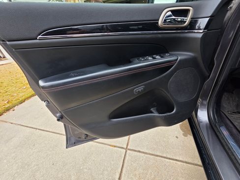 Used 2016 Jeep Grand Cherokee Limited 75th Anniversary image 8