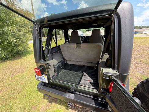 Used 2006 Jeep Wrangler Unlimited AWD/4WD image 16