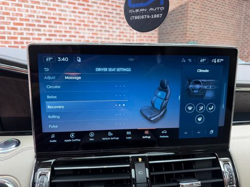 Used 2022 Lincoln Navigator Reserve AWD/4WD image 13