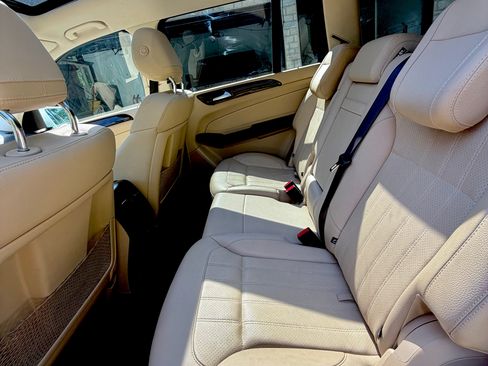 Used 2019 Mercedes-Benz GLS 450 4MATIC image 8