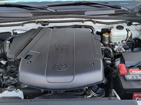 Used 2015 Toyota Tacoma TRD Pro image 12