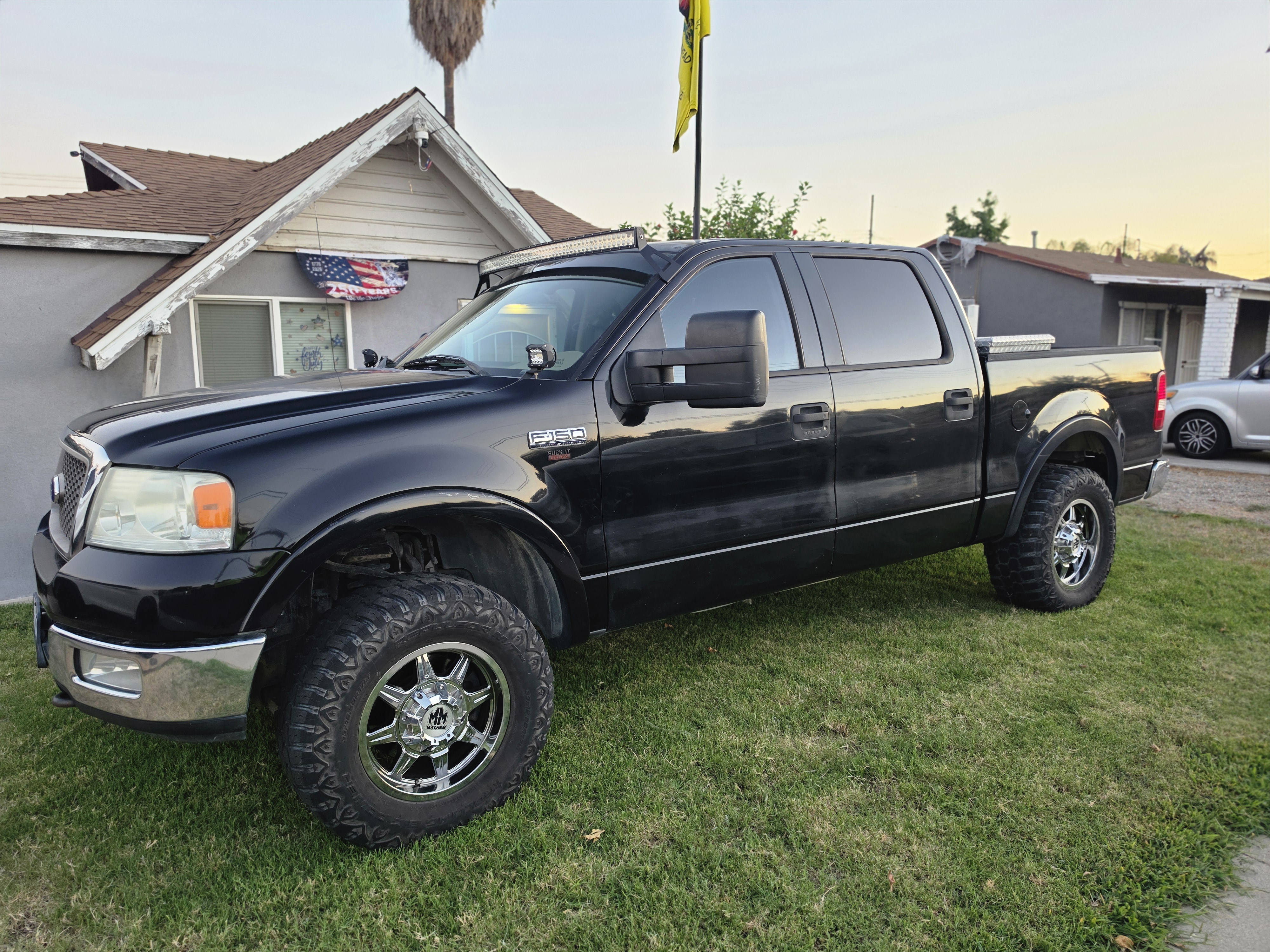 Used 2005 Ford F150 Lariat AWD/4WD image 1