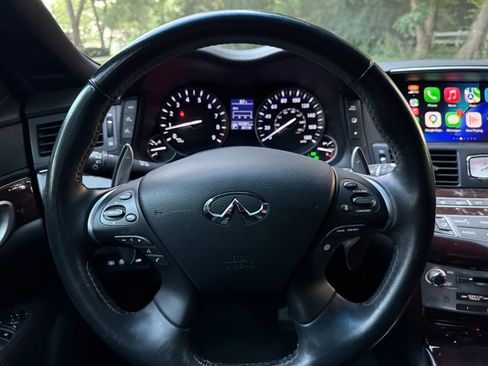 Used 2019 INFINITI Q70 Luxe w/ Sport Package RWD image 14