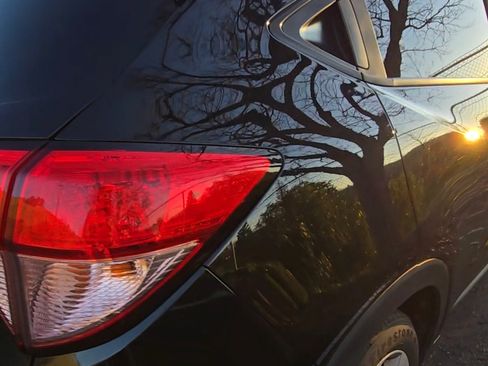 Used 2017 Honda HR-V EX image 8