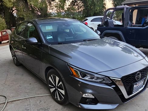 Used 2020 Nissan Altima 2.5 SL image 2