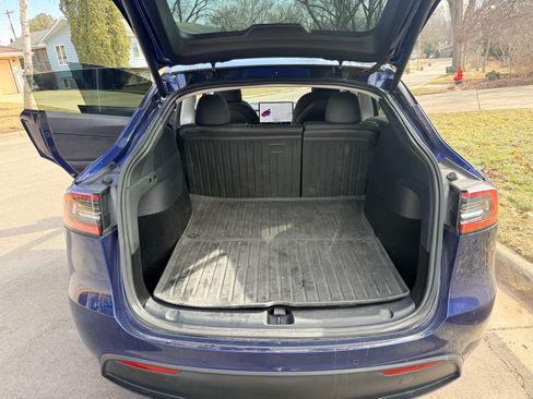 Used 2020 Tesla Model Y Long Range image 16
