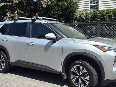 Used 2023 Nissan Rogue SV AWD/4WD image 1