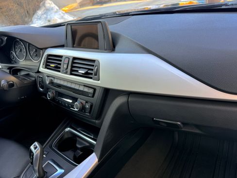 Used 2015 BMW 320i xDrive Sedan image 11