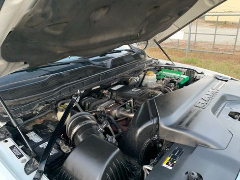 Used 2019 RAM 3500 Tradesman w/ Chrome Appearance Group image 12