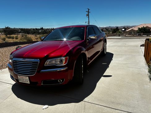 Used 2012 Chrysler 300 C w/ 19-Premium Speaker Group RWD image 1