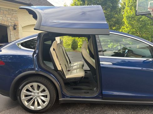 Used 2020 Tesla Model X Long Range AWD/4WD image 14