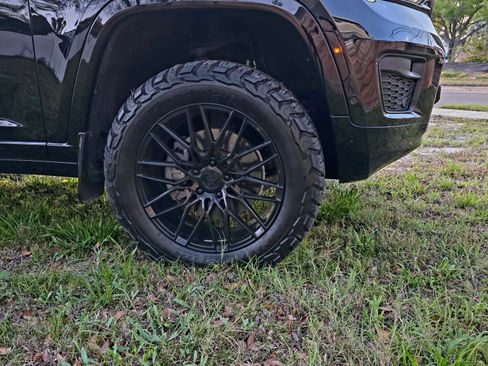 Used 2021 Jeep Grand Cherokee L Overland w/ Quick Order Package 25N image 11